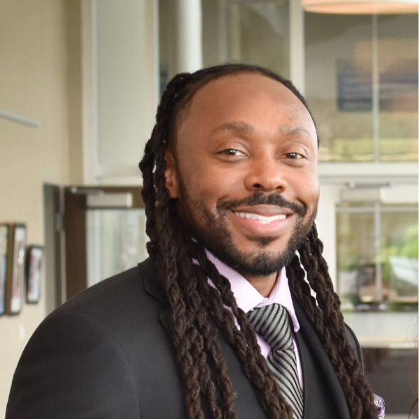 Headshot of Toussaint Carpenter