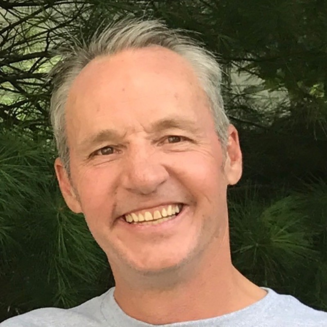 Steve Annear heashot